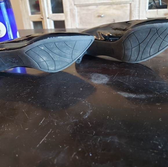 Heels - Picture 4 of 4